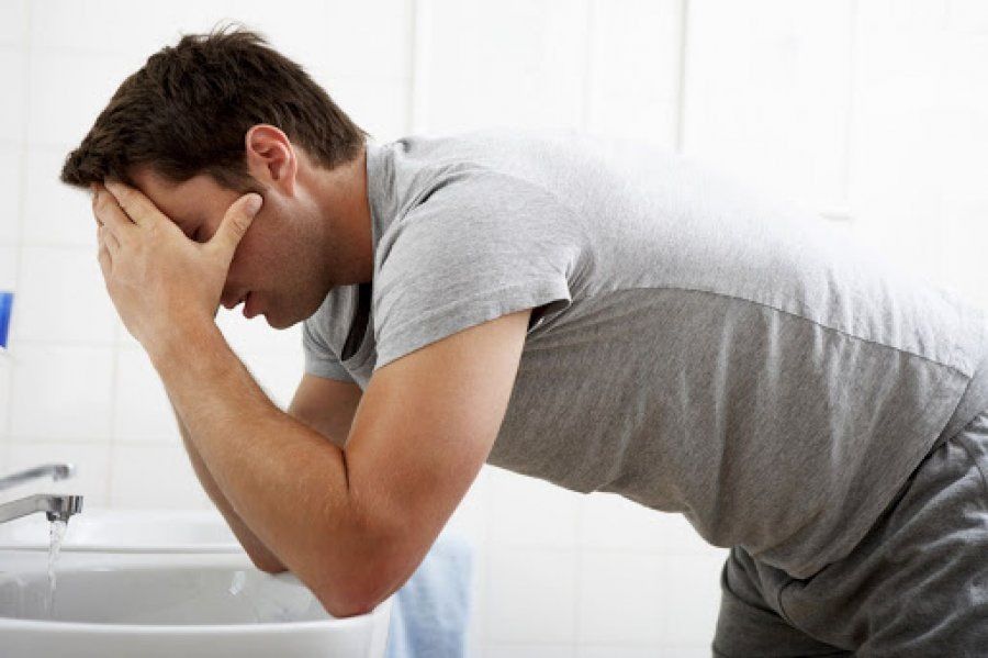 Как действовать при пищевом отравлении: шаги к защите прав