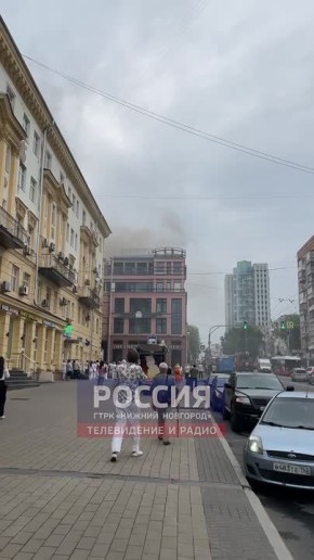 Еще кадры пожара на улице Большой Покровской