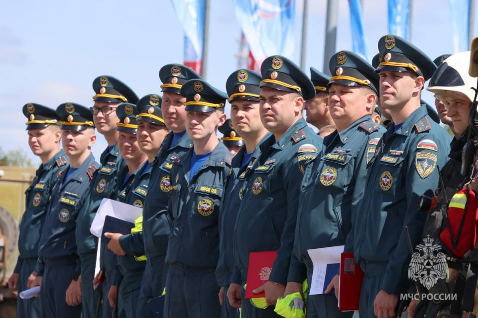 10 человек спасены, около полусотни – эвакуированы