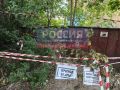 Гаражи около дома 18 по улице Арктической обросли колючей проволокой