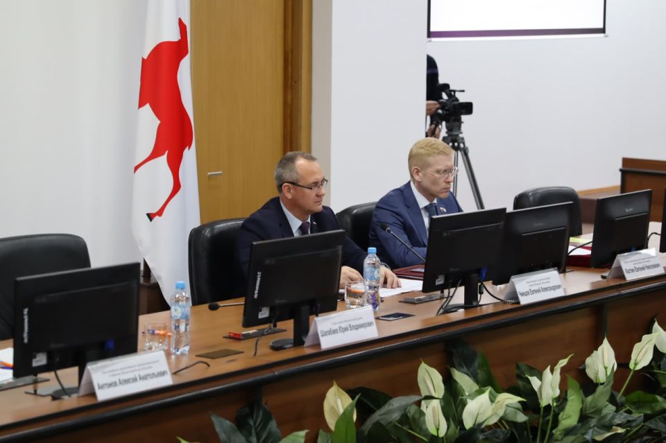 Депутаты приняли Порядок предоставления помещений для встреч с избирателями и одобрили инициативы по созданию двух автономных некоммерческих организаций