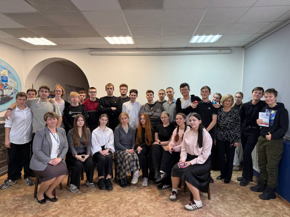 Будущее России в руках молодого поколения!