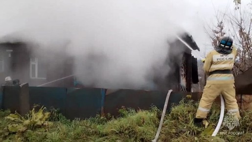 Шалость с огнем привела к пожару в Уренском округе