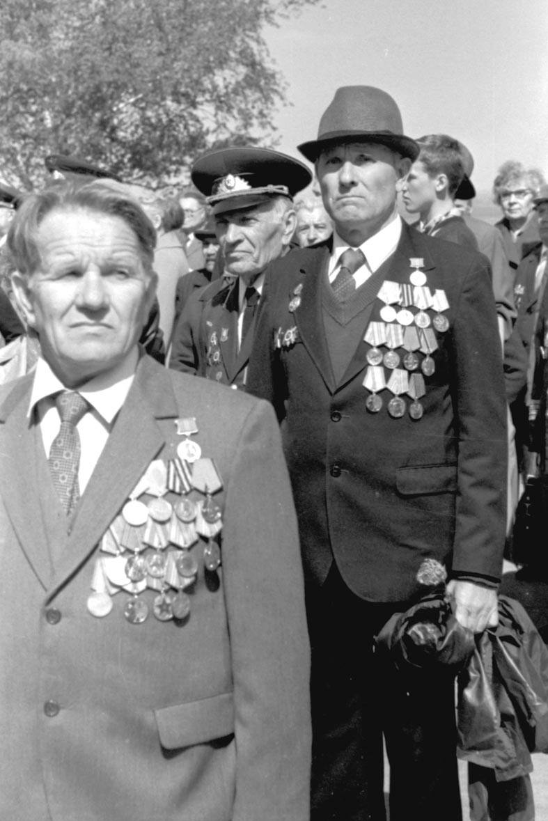 Друзья, мы обращаемся к вам за помощью Друзья, мы обращаемся к вам за помощью
