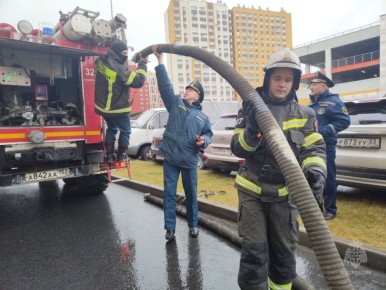 Учения по тушению пожара в высотном доме прошли в Нижнем Новгороде