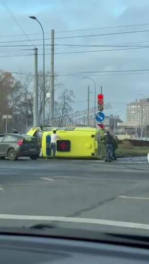 ДТП с участием машины частной скорой помощи произошло на площади Лядова в Нижнем Новгороде