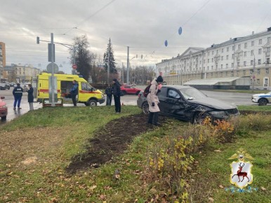 24-летняя девушка-фельдшер пострадала в аварии на площади Лядова
