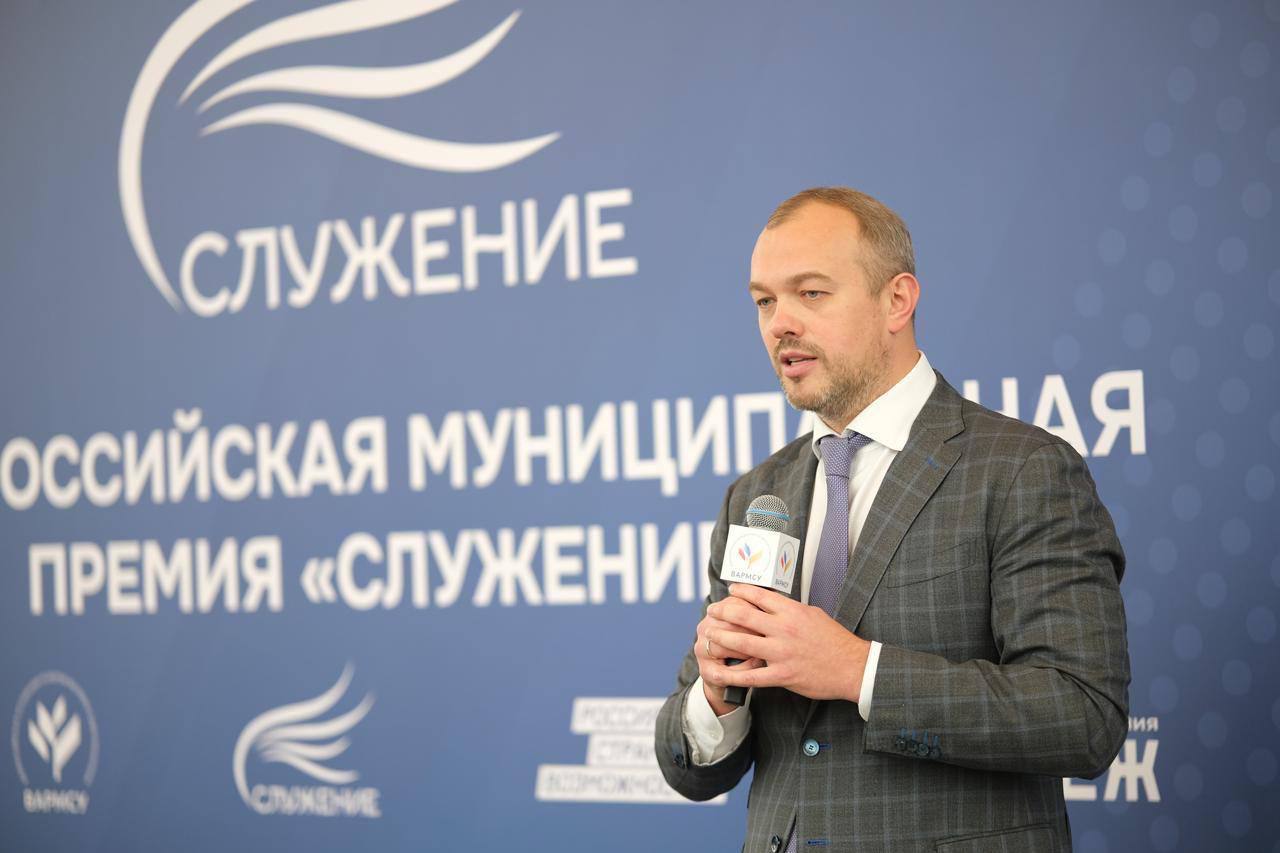 Каждый из нас, независимо от профессии, вносит свой вклад в развитие нашей Родины Каждый из нас, независимо от профессии, вносит свой вклад в развитие нашей Родины