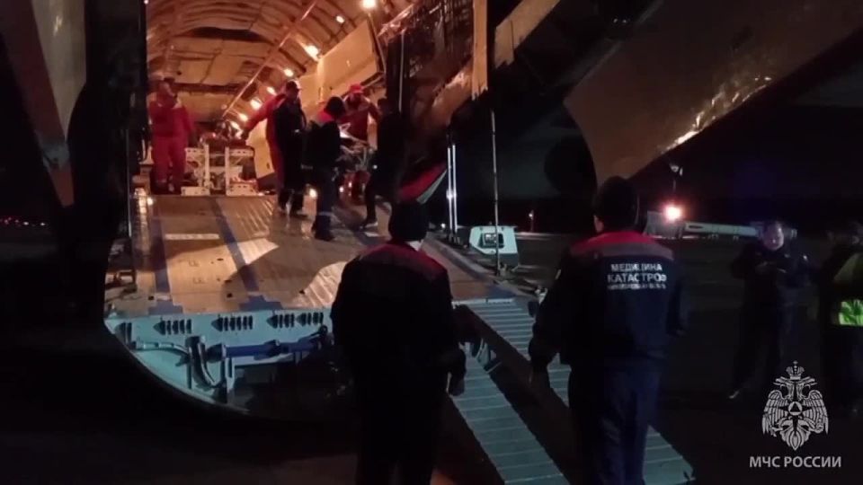 Спецборт МЧС России доставил в Нижний Новгород пострадавших из Челябинской области