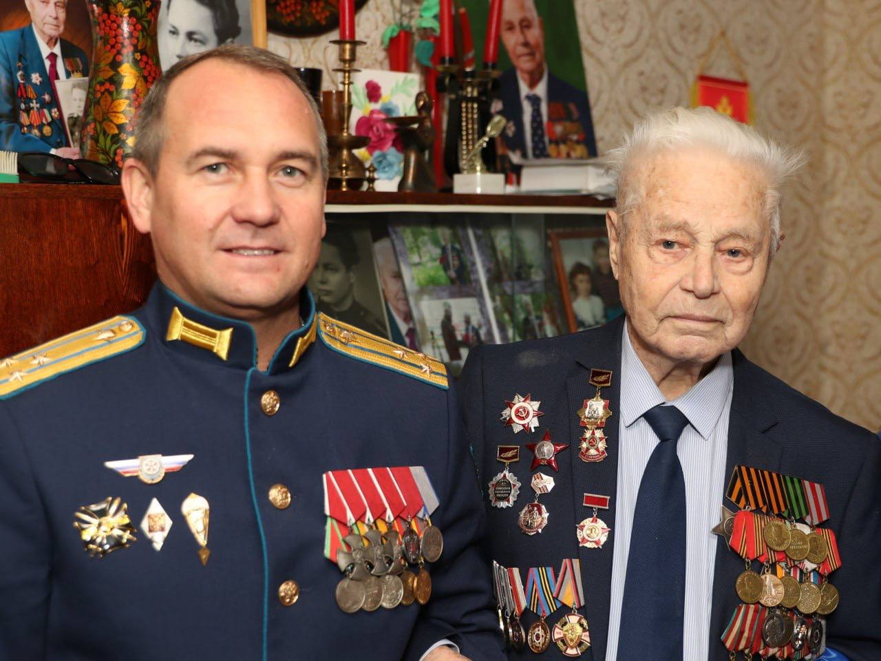 Сегодня 100 лет исполнилось ветерану, участнику Великой Отечественной войны Евгению Ивановичу Макарову! Сегодня 100 лет исполнилось ветерану, участнику Великой Отечественной войны Евгению Ивановичу Макарову!