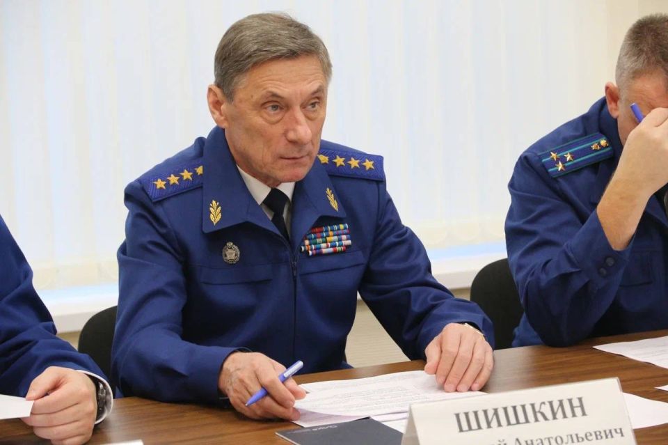 Сегодня заместитель Генерального прокурора Российской Федерации Николай Шишкин совместно с прокурором области Андреем Травкиным провел личный прием работников одного из промышленных предприятий г. Нижнего Новгорода