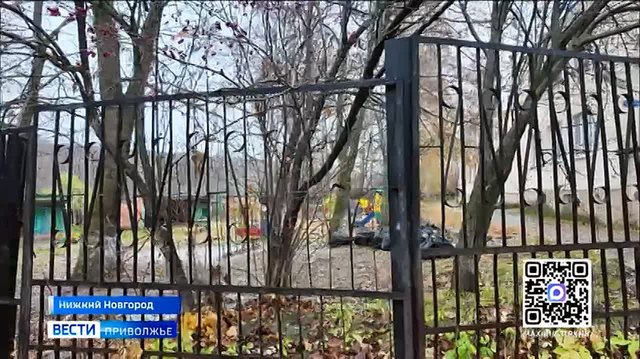 В начале месяца уже обращали свое внимание на проблемы с вывозом мусора в поселке Черепичном