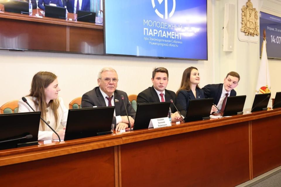 Молодежный парламент при ЗакСобрании Нижегородской области реализует уникальные проекты, в том числе международные – с Беларусью, странами БРИКС