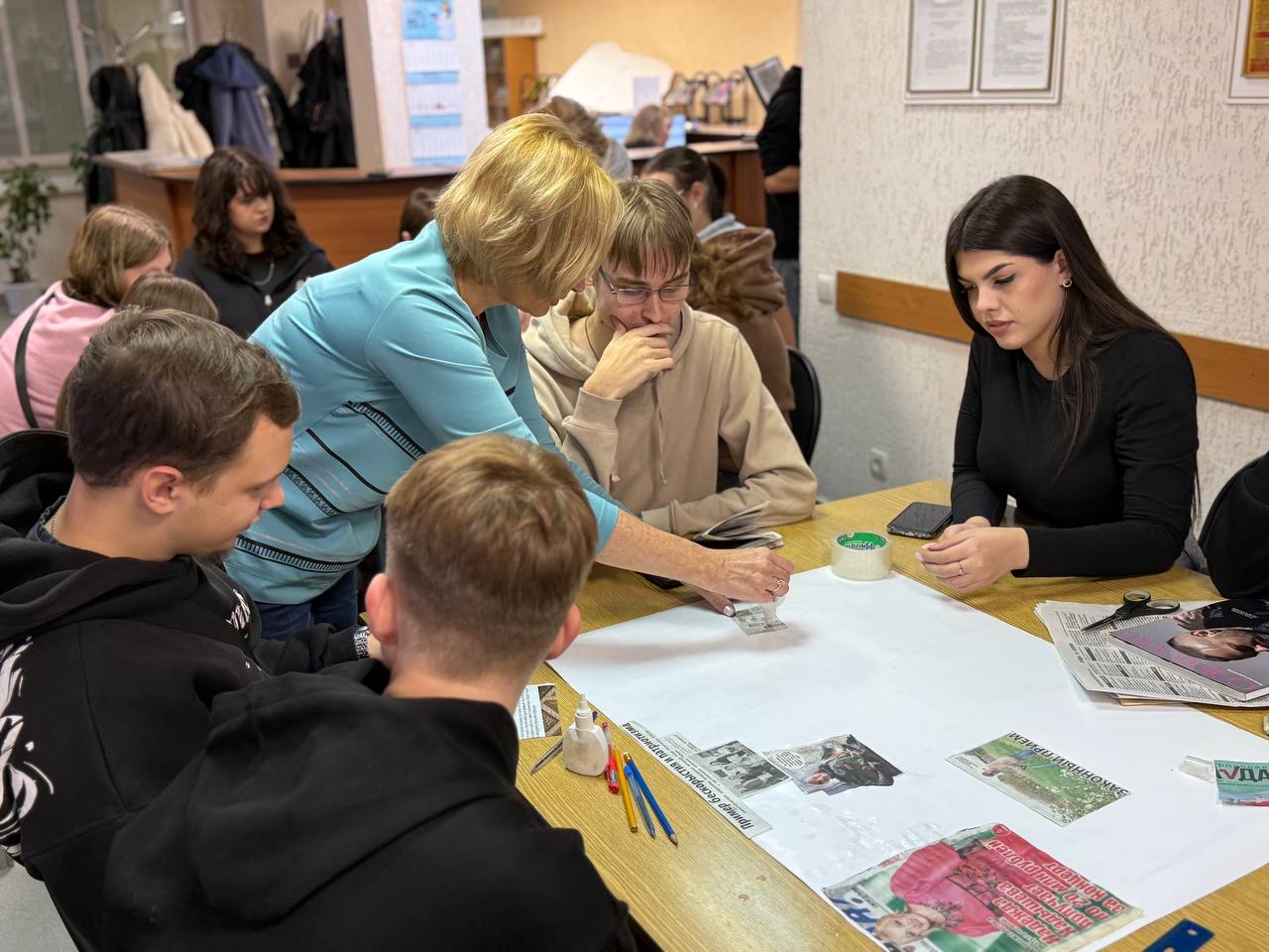 Атмосфера творчества и мозгового штурма царила в стенах МИЦПК Центральной городской библиотеки им. В.И. Ленина в рамках цикла интерактивных игр по избирательной тематике! Атмосфера творчества и мозгового штурма царила в стенах МИЦПК Центральной городской библиотеки им. В.И. Ленина в рамках цикла интерактивных игр по избирательной тематике!
