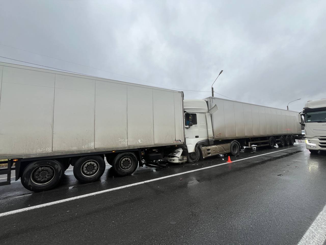 За минувшие сутки 28 октября 2025 года на территории Нижегородской области произошло 16 ДТП с пострадавшими, в которых 1 человек погиб, 20 получили травмы, 2 из них несовершеннолетние