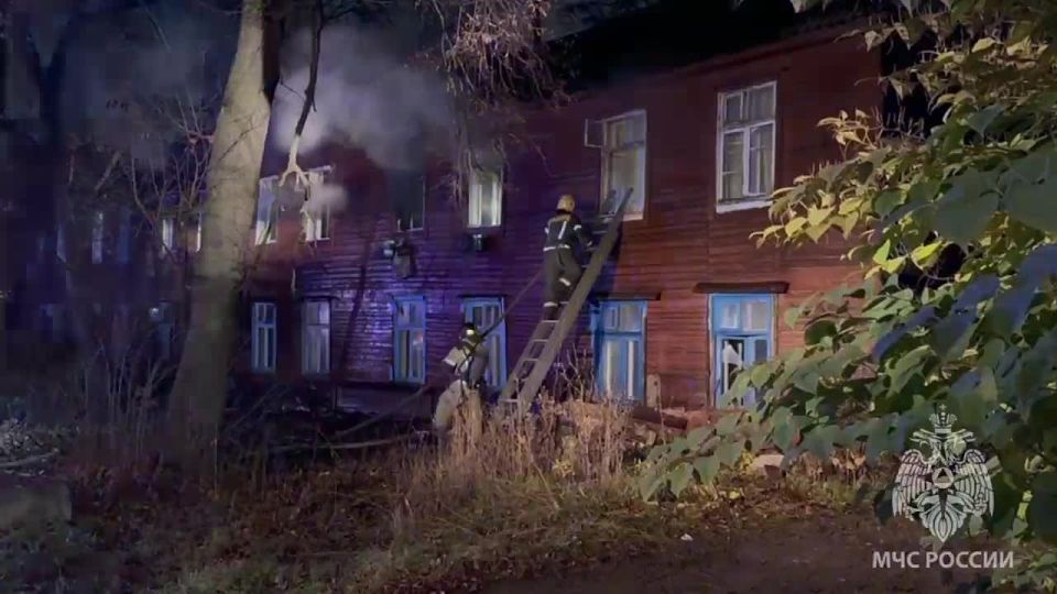 Пожарные МЧС России ликвидировали возгорание в Нижнем Новгороде