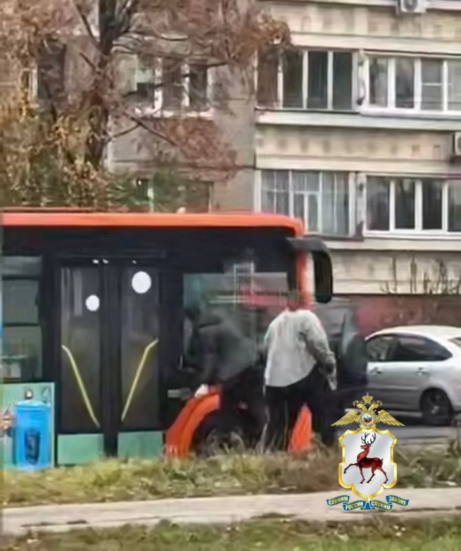 Пассажир, устроивший погром в нижегородском автобусе, задержан сотрудниками ППСп