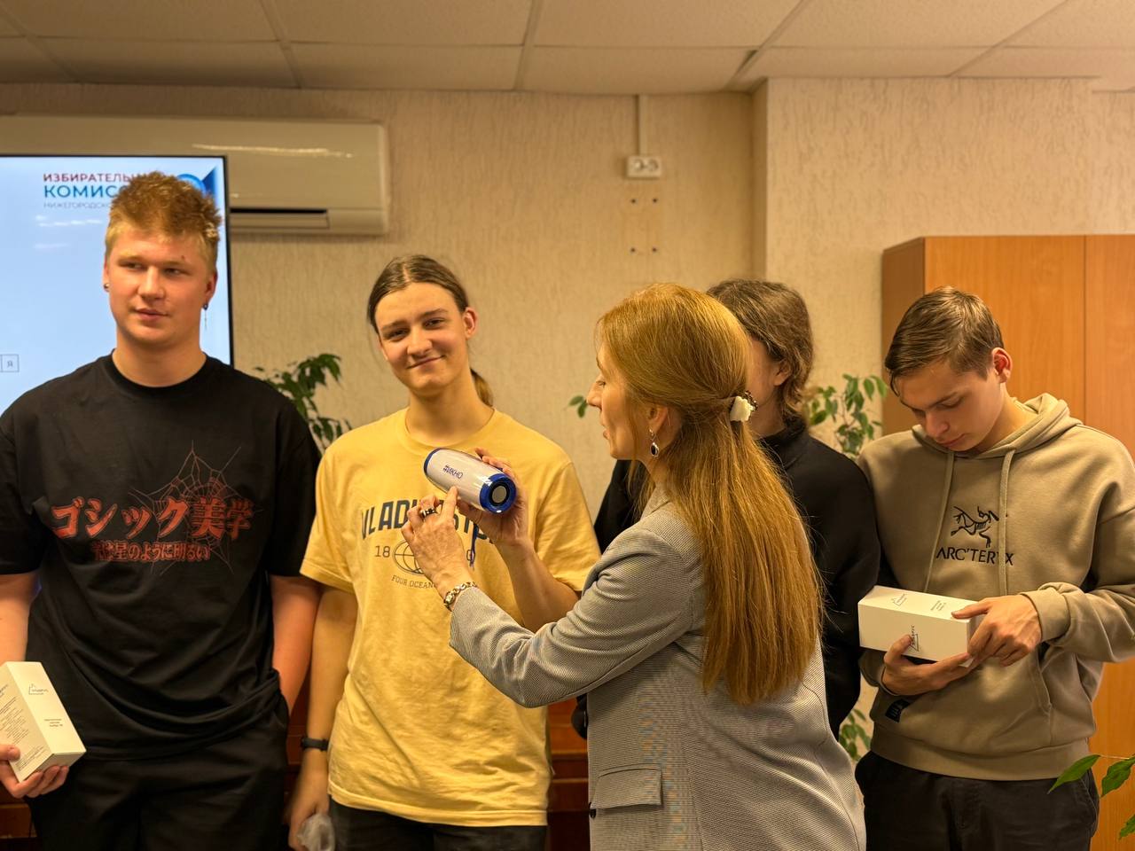 Атмосфера творчества и мозгового штурма царила в стенах МИЦПК Центральной городской библиотеки им. В.И. Ленина в рамках цикла интерактивных игр по избирательной тематике! Атмосфера творчества и мозгового штурма царила в стенах МИЦПК Центральной городской библиотеки им. В.И. Ленина в рамках цикла интерактивных игр по избирательной тематике!