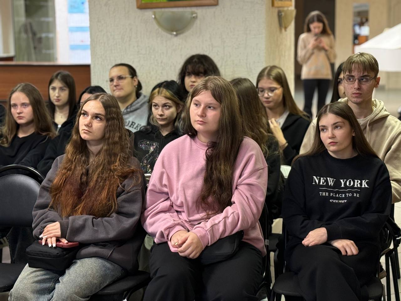 Атмосфера творчества и мозгового штурма царила в стенах МИЦПК Центральной городской библиотеки им. В.И. Ленина в рамках цикла интерактивных игр по избирательной тематике! Атмосфера творчества и мозгового штурма царила в стенах МИЦПК Центральной городской библиотеки им. В.И. Ленина в рамках цикла интерактивных игр по избирательной тематике!