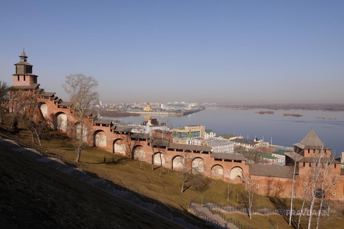 С 5 ноября гулять по стене Нижегородского кремля можно будет даже после наступления темноты! Сейчас маршрут закрывают в 16:00