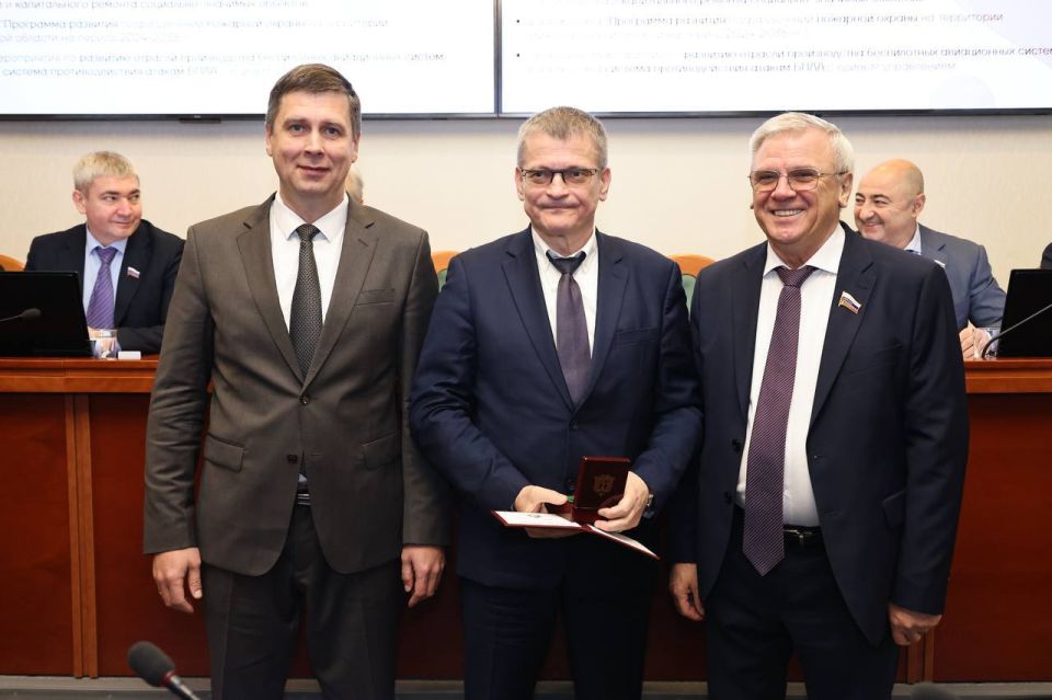 В Законодательном Собрании состоялась торжественная церемония награждения нижегородцев, чья работа вносит неоценимый вклад в развитие региона