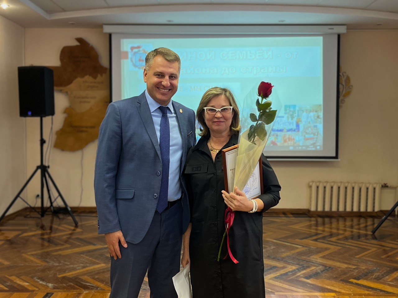 «День народного единства – праздник о каждом из нас, о нашей общей ответственности и стремлении к лучшему!» – Евгений Чинцов «День народного единства – праздник о каждом из нас, о нашей общей ответственности и стремлении к лучшему!» – Евгений Чинцов