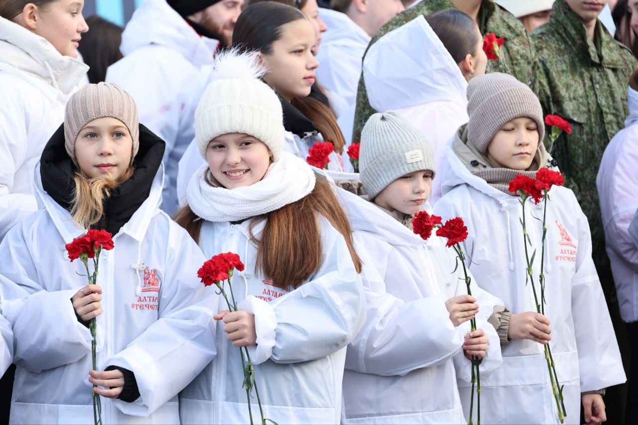 25-й юбилейной акции «Алтарь Отечества» сегодня дали старт на площади народного Единства в Нижнем Новгороде 25-й юбилейной акции «Алтарь Отечества» сегодня дали старт на площади народного Единства в Нижнем Новгороде