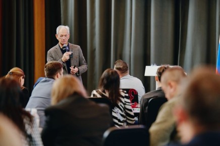 Николай Булаев в Мастерской управления «Сенеж» рассказал молодым парламентариям о популярности цифровых инструментов голосования