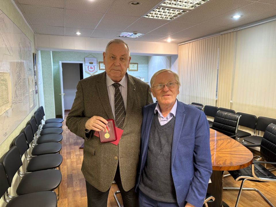 Владимир Аношкину получил нагрудный знак от Всероссийского общества слепых