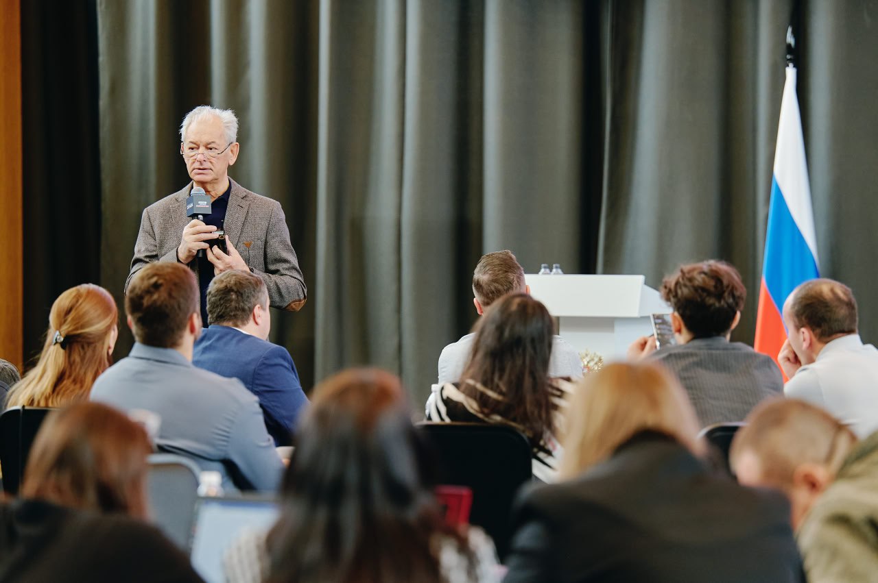 Николай Булаев в Мастерской управления «Сенеж» рассказал молодым парламентариям о популярности цифровых инструментов голосования Николай Булаев в Мастерской управления «Сенеж» рассказал молодым парламентариям о популярности цифровых инструментов голосования