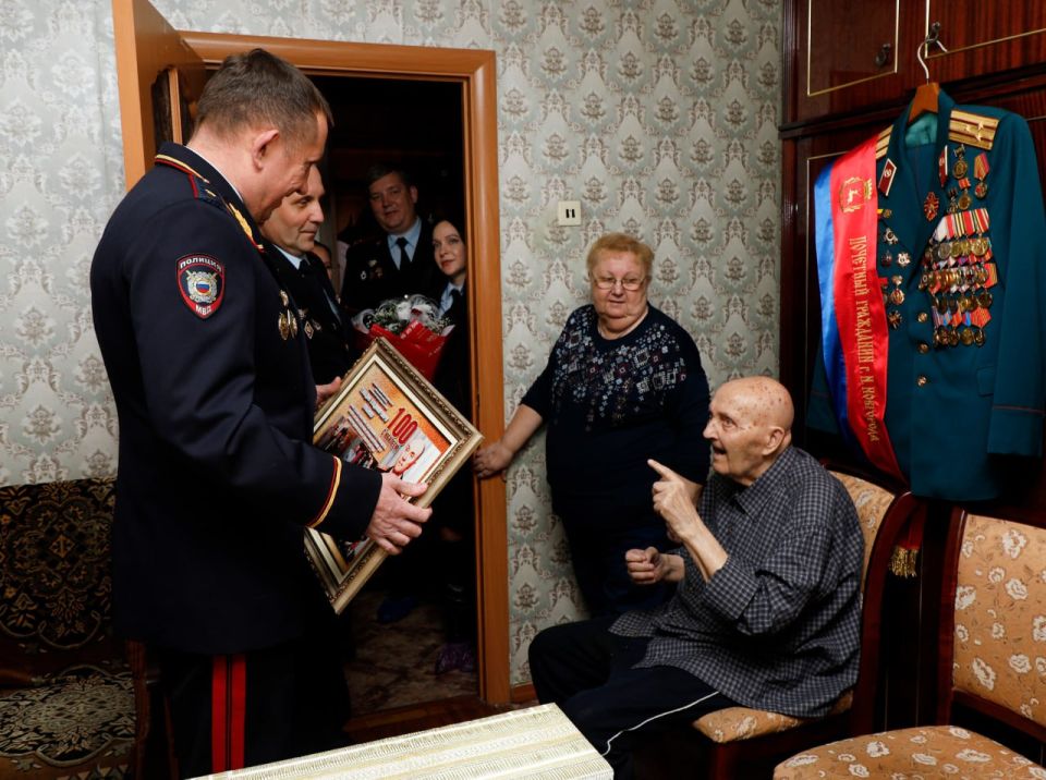 100-летний юбилей ветерана МВД: честь и слава поколению победителей!