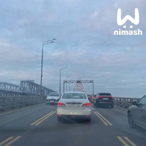 Пробки сковали Борский мост из-за проблем с организацией реверса Пробки сковали Борский мост из-за проблем с организацией реверса