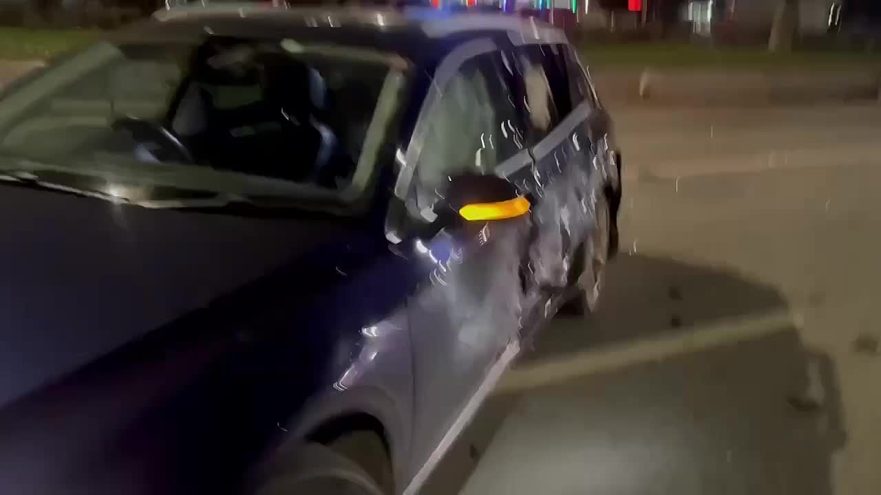 В Нижнем Новгороде на проспекте Гагарина около 22:10 произошло ДТП с участием трех автомобилей