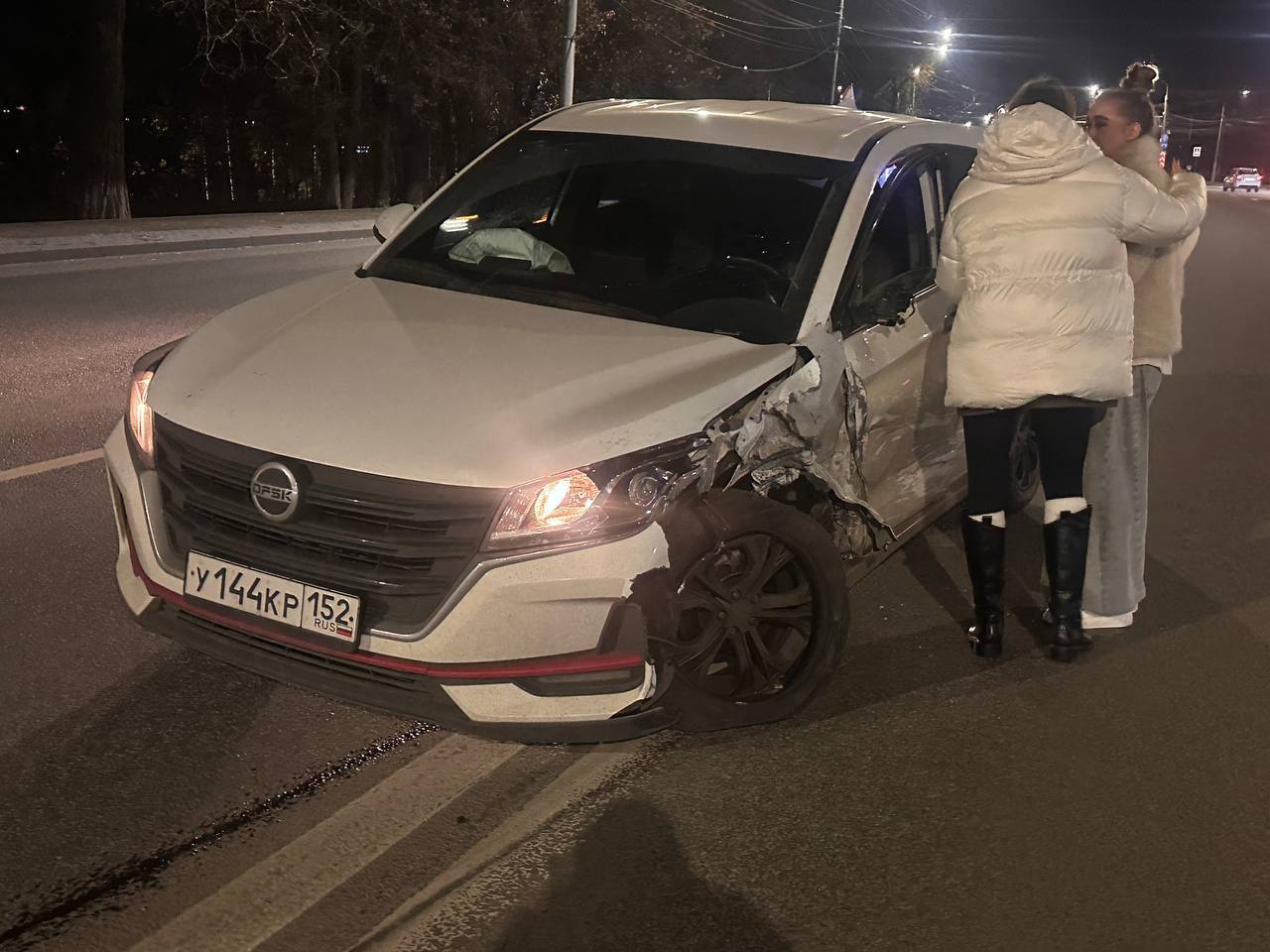 В Нижнем Новгороде на проспекте Гагарина около 22:10 произошло ДТП с участием трех автомобилей В Нижнем Новгороде на проспекте Гагарина около 22:10 произошло ДТП с участием трех автомобилей