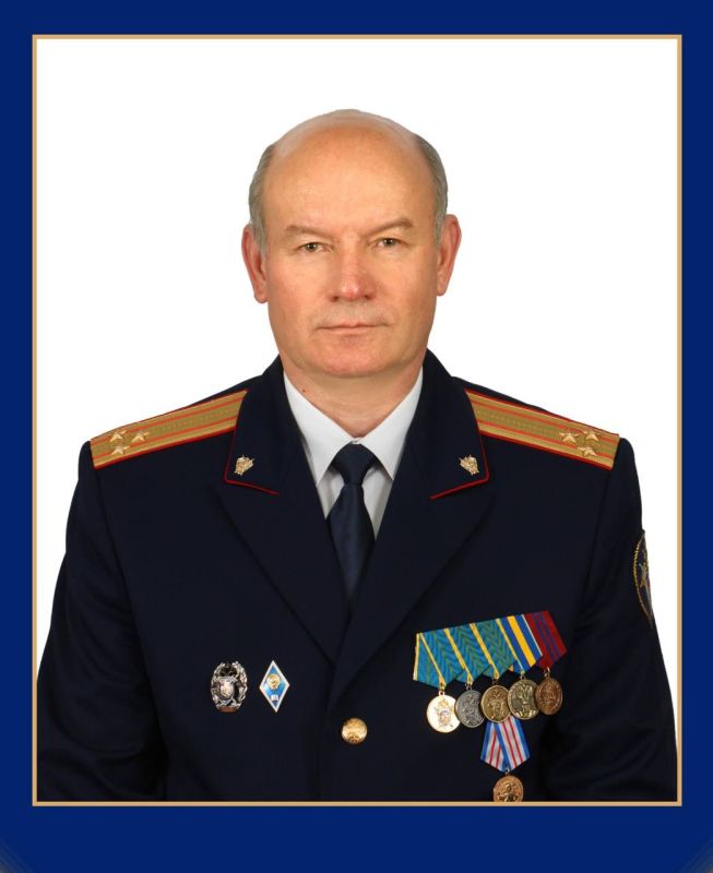 Следственное управление поздравляет Вячеслава Лобеяновича Лазарева с юбилеем