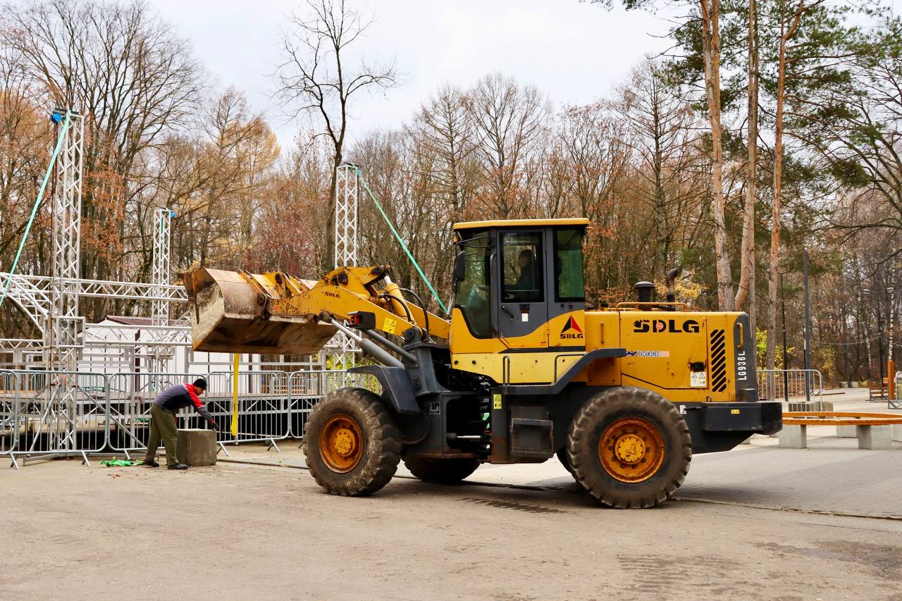 В Нижнем Новгороде начался монтаж катков: в этом сезоне их будет почти сотня В Нижнем Новгороде начался монтаж катков: в этом сезоне их будет почти сотня