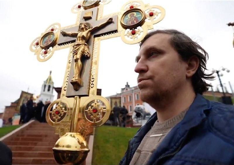 Традиция празднования Дня народного единства с возложением цветов к могиле Козьмы Минина, крестным ходом и разворачиванием 100-метрового триколора в знак нерушимой любви и безграничной преданности Отечеству на родине... Традиция празднования Дня народного единства с возложением цветов к могиле Козьмы Минина, крестным ходом и разворачиванием 100-метрового триколора в знак нерушимой любви и безграничной преданности Отечеству на родине...