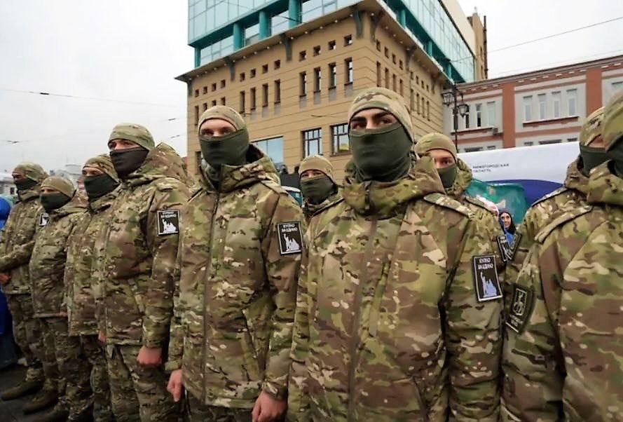 Традиция празднования Дня народного единства с возложением цветов к могиле Козьмы Минина, крестным ходом и разворачиванием 100-метрового триколора в знак нерушимой любви и безграничной преданности Отечеству на родине... Традиция празднования Дня народного единства с возложением цветов к могиле Козьмы Минина, крестным ходом и разворачиванием 100-метрового триколора в знак нерушимой любви и безграничной преданности Отечеству на родине...