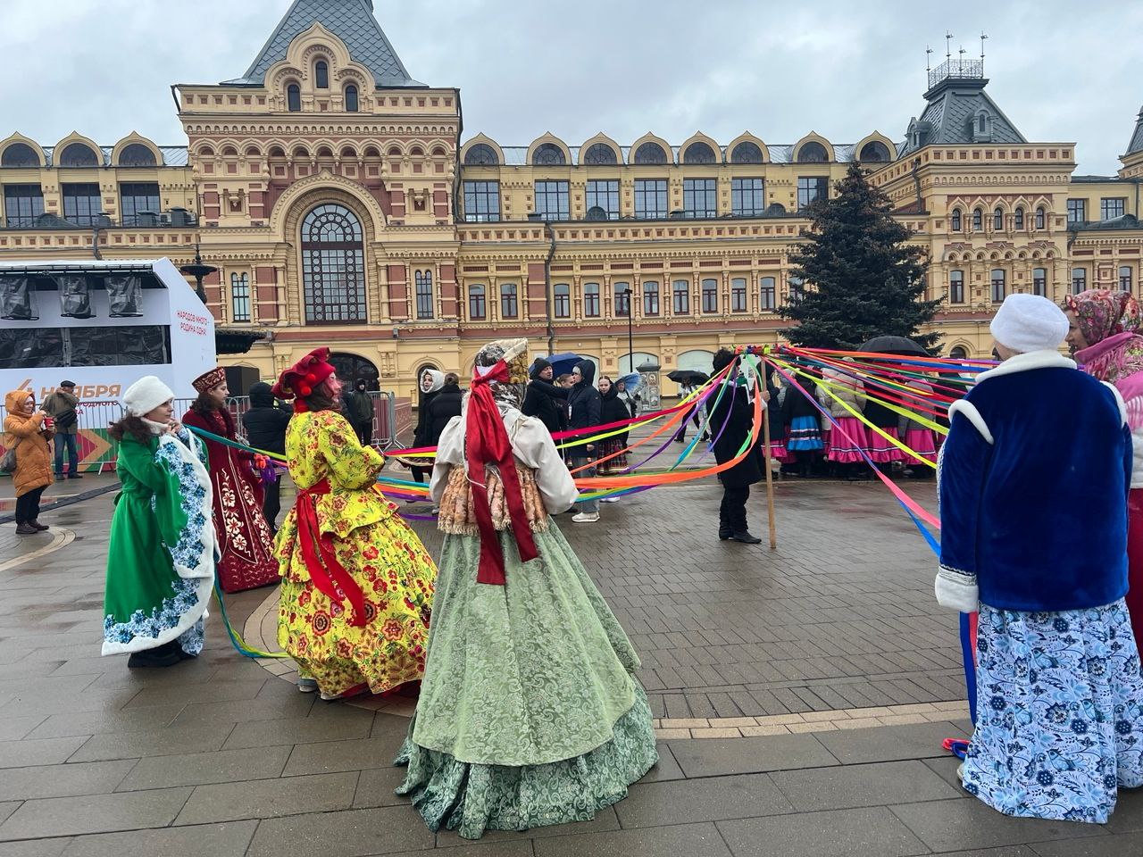 Грандиозный праздник Дня народного единства начинается на Нижегородской ярмарке