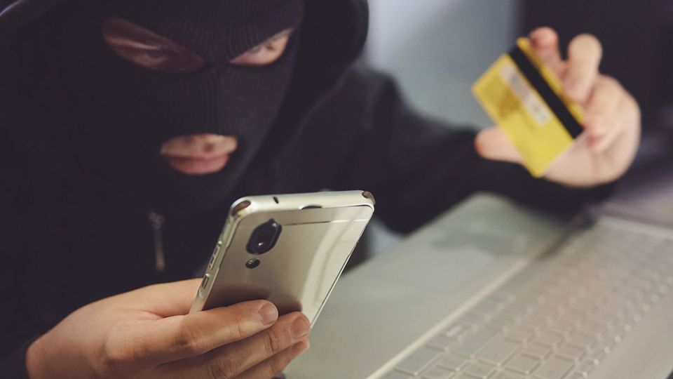 В Нижнем Новгороде первокурсник отправил деньги родственников на счета мошенников