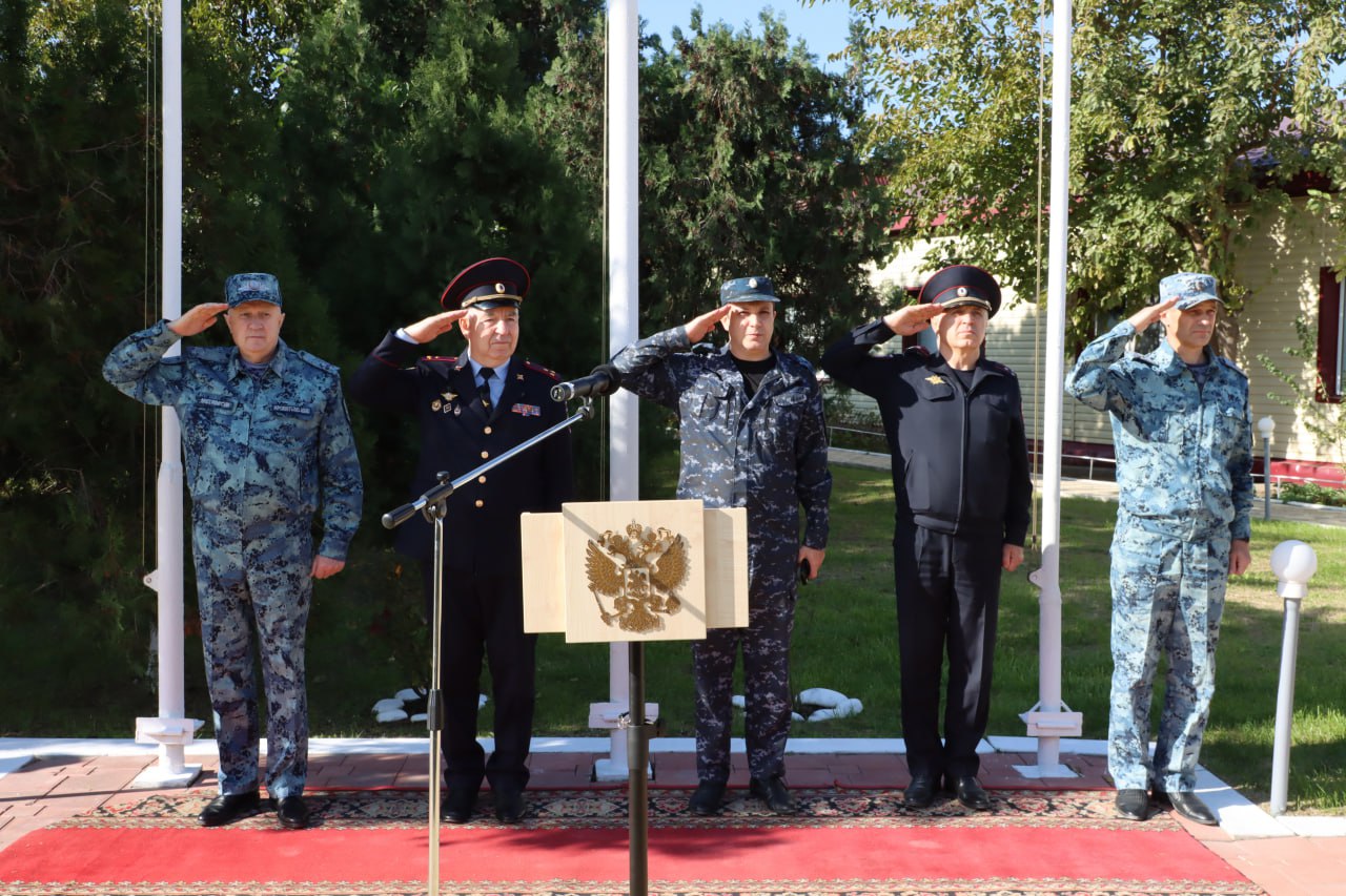 Юрий Арсентьев посетил коллег-нижегородцев, несущих службу в Республике Дагестан Юрий Арсентьев посетил коллег-нижегородцев, несущих службу в Республике Дагестан