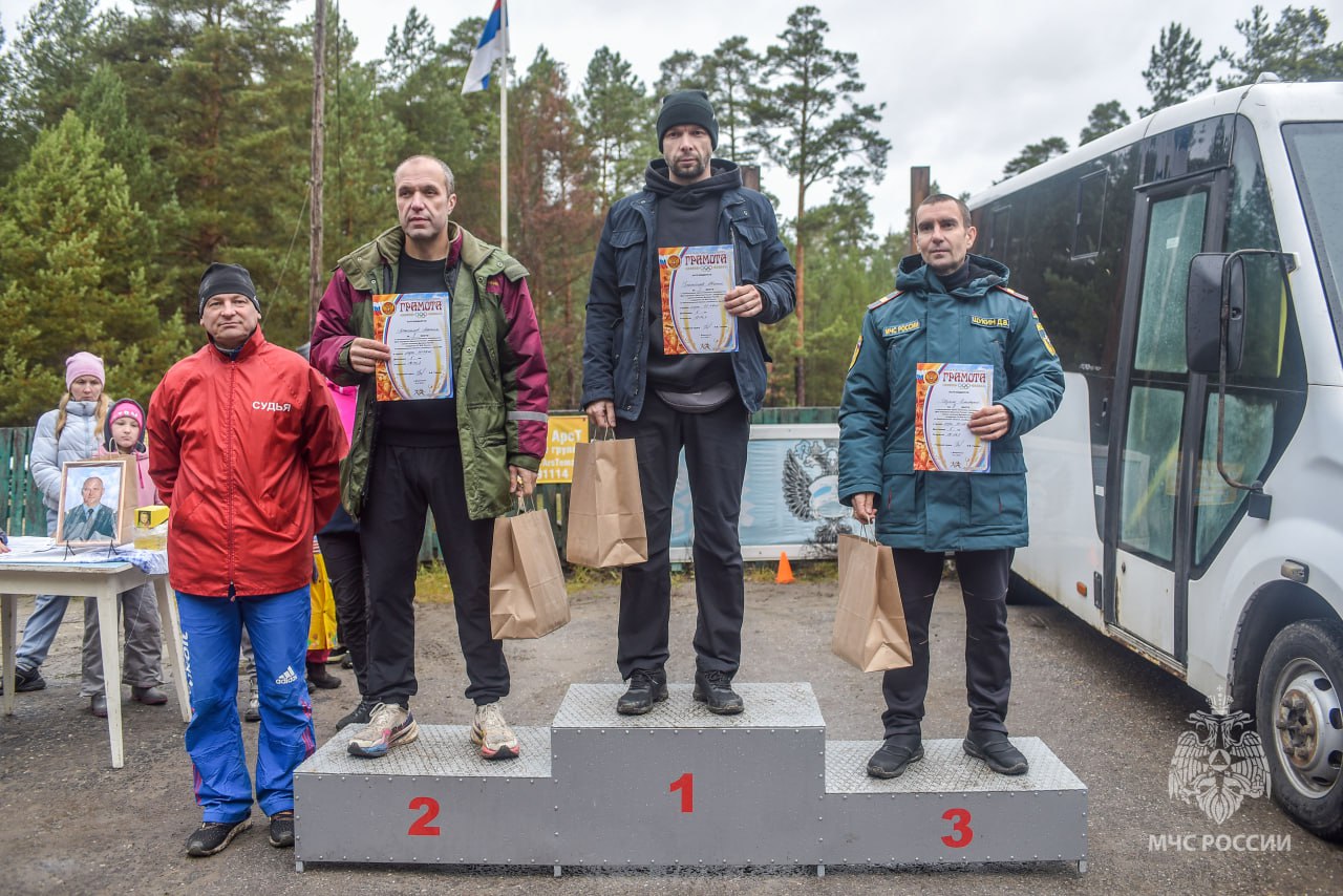 В память о герое: Сотрудники МЧС России приняли участие в легкоатлетическом кроссе в Дзержинске В память о герое: Сотрудники МЧС России приняли участие в легкоатлетическом кроссе в Дзержинске