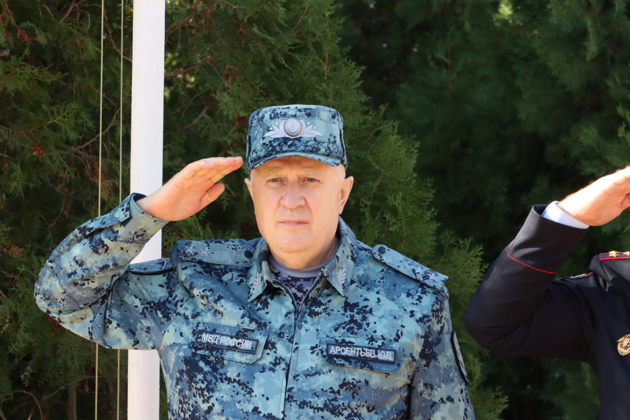 Юрий Арсентьев посетил коллег-нижегородцев, несущих службу в Республике Дагестан Юрий Арсентьев посетил коллег-нижегородцев, несущих службу в Республике Дагестан