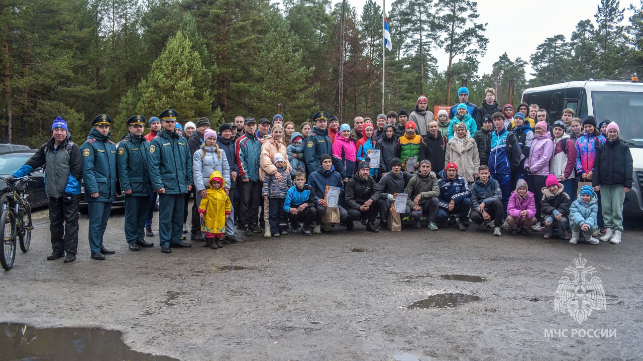 В память о герое: Сотрудники МЧС России приняли участие в легкоатлетическом кроссе в Дзержинске В память о герое: Сотрудники МЧС России приняли участие в легкоатлетическом кроссе в Дзержинске