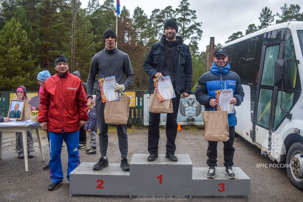 В память о герое: Сотрудники МЧС России приняли участие в легкоатлетическом кроссе в Дзержинске В память о герое: Сотрудники МЧС России приняли участие в легкоатлетическом кроссе в Дзержинске