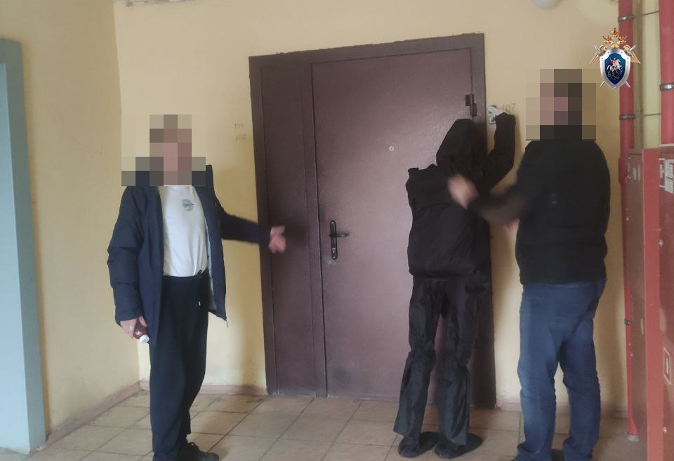 В Нижнем по жестяной банке нашли мужчину, который пытался изнасиловать женщину в подъезде на улице Академика Лебедева девять лет назад