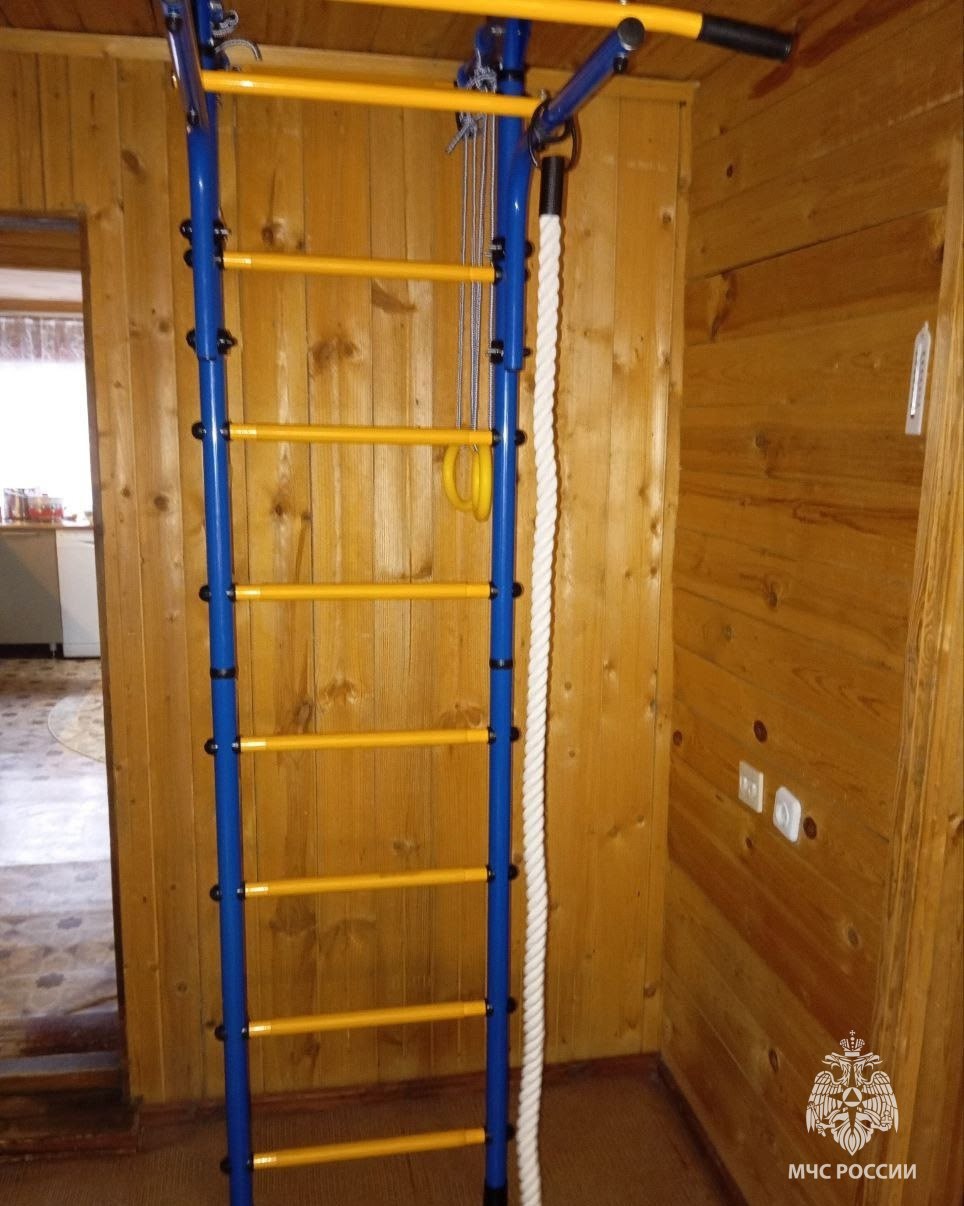 Подарок от пожарных МЧС России для юного Ярослава Подарок от пожарных МЧС России для юного Ярослава