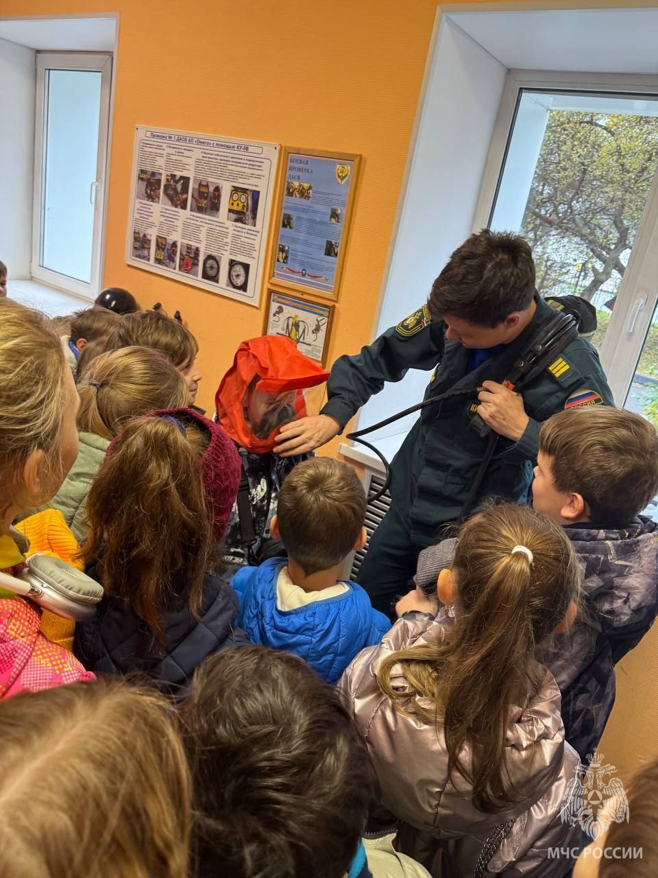 Юные спасатели в гостях у героев: 3-й класс школы №93 посетил 25-ю ПСЧ! Юные спасатели в гостях у героев: 3-й класс школы №93 посетил 25-ю ПСЧ!