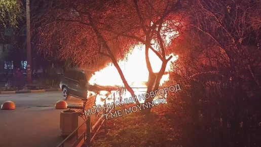 Иномарка сгорела в Нижнем Новгороде