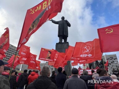 Сегодня - 108-я годовщина Великой Октябрьской социалистической революции